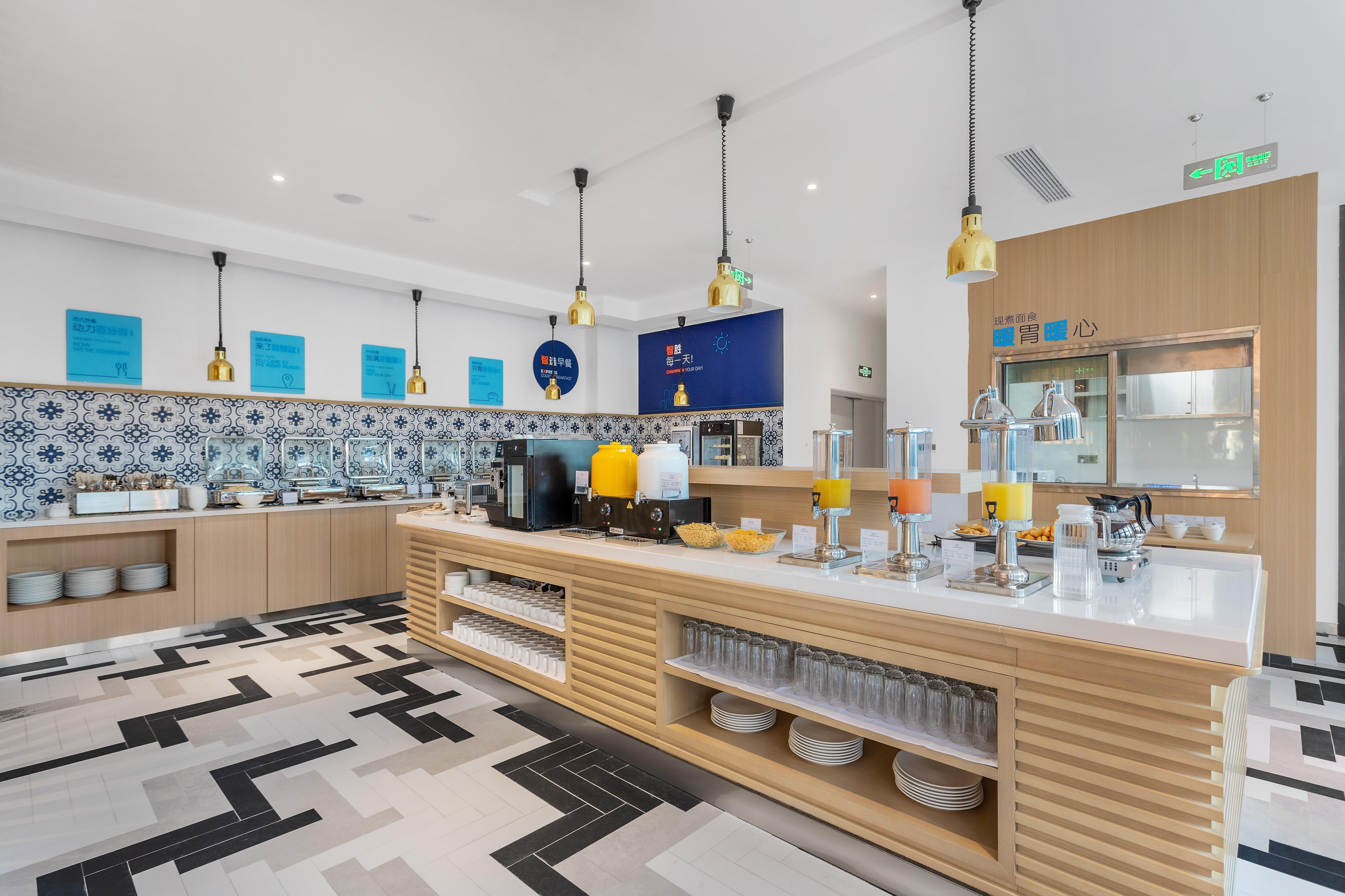 Holiday Inn Express Dali Xiaguan By Ihg מראה חיצוני תמונה